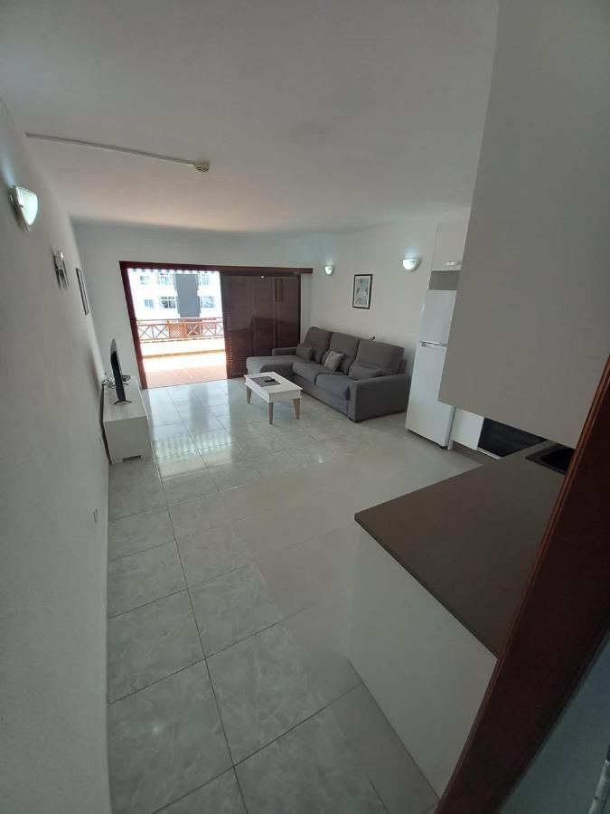 Victoria Court 2- Lovely Apartment 25 อาโรนา ภายนอก รูปภาพ